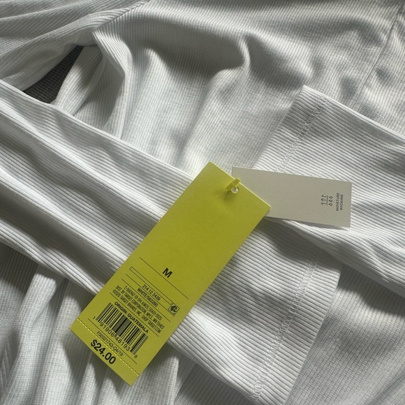 All in Motion Activewear White Long Sleeved Top Size M NWT - Picture 4 of 4